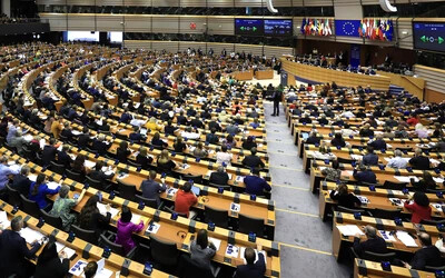 Jóváhagyta az Európai Parlament az EU új migrációs és menekültügyi paktumát
