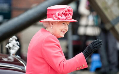 II. Erzsébetnek nincs sem útlevele, sem jogosítványa. Ilyesmire nincs szüksége. (Fotók: Shutterstock, TASR/AP)