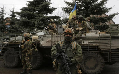 Jacenyuk 250 ezerre emelné az ukrán hadsereg létszámát
