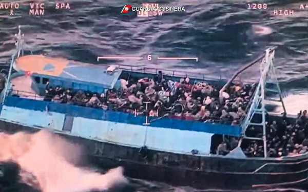 Több mint 1300 migránst mentett ki a tengerből az olasz parti őrség