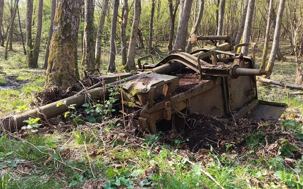 Második világháborús katonai járműveket találtak Lestnél (FOTÓK)