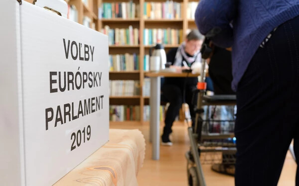 Szlovákiában a 2019-es EP-választáson 22,25 százalékos volt a részvétel, ami a 2014-es eredményhez képest jelentős növekedésnek számított, de még így is az EU legalacsonyabb részvételi aránya volt. A CEDMO friss kutatásában a megkérdezettek közel 40 száza