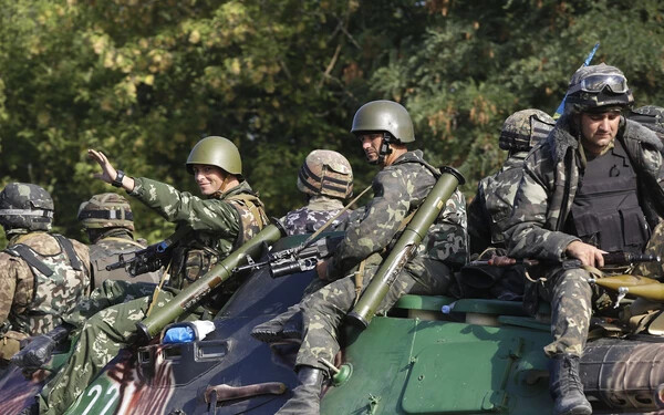 Kijev szerint orosz katonák kelet-ukrajnai településeket foglaltak el