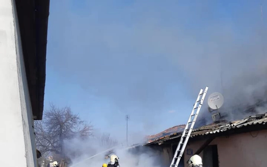 Kigyulladt egy ház az Érsekújvári járásban, egy ember meghalt