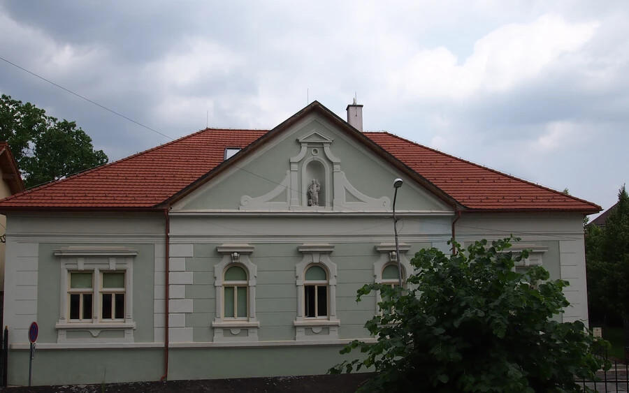 A konferenciának helyet adó, az egykori katolikus legényegylet, ma a Gömöri Művelődési Központ épülete (Liszka József felv.)