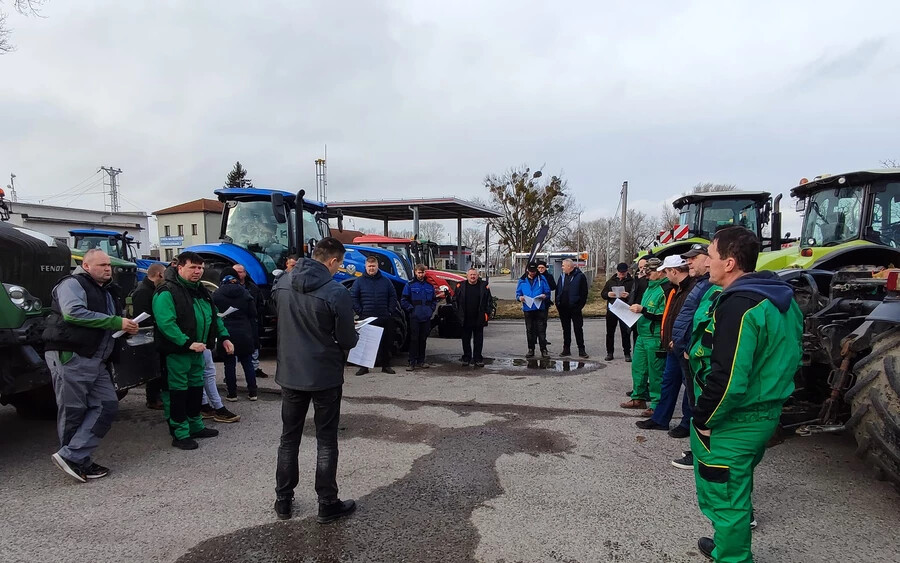 A bodrogközi megzőgazdászok is kapcsolódnak a tüntetéshez, több faluból is elindultak Tőketerebes irányába