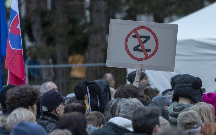 Ezrek vesznek részt a Kuciak-gyilkosság hatodik évfordulója alkalmából rendezett megmozduláson