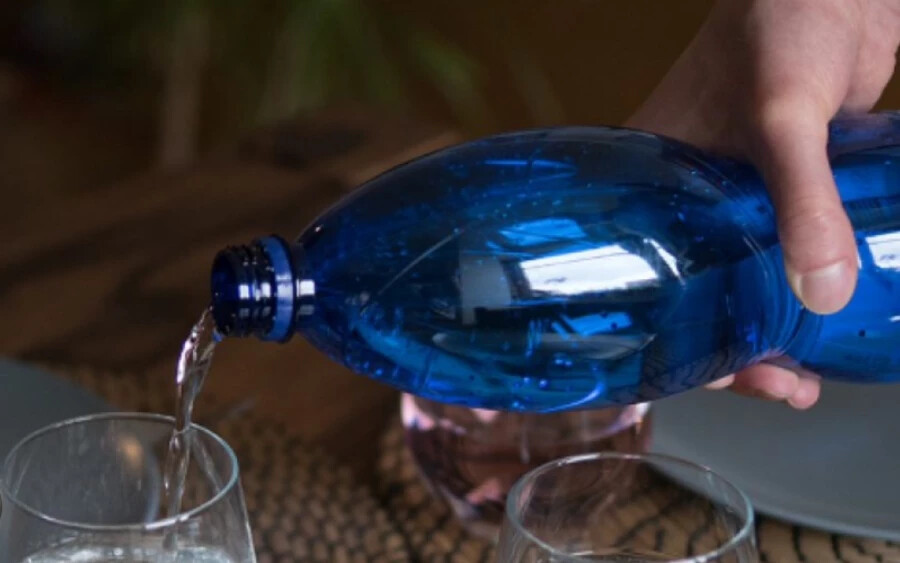  A kék palackjáról híres Magnesia ásványvíz megváltoztatja dizájnját. A Mattoni 1873-as terméke tizenegy év után teljes változáson megy keresztül, amelynek központjában az oroszlán szimbólum áll. Ez a szimbólum az alapítása óta kötődik az ásványvízhez, de most a középpontba kerül.