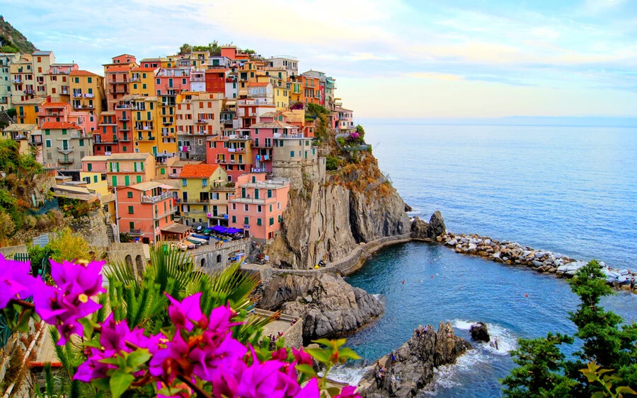 Vernazza Olaszország legmeredekebb faluja, ideális hely a romantikus kiruccanásokhoz.   