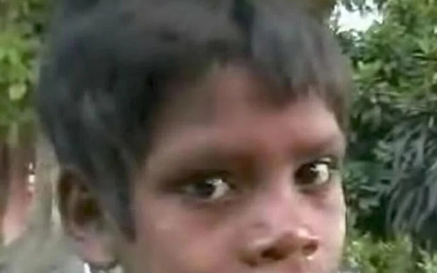Indiában 2007-ben tartóztattak le egy 8 éves sorozatgyilkost, Amardeep 3 gyermeket ölt meg. Utolsó áldozata egy óvodás kislány volt, aki éppen aludt. Amint a falubeliek elkezdték keresni az eltűnt lányt, Amardeep kijelentette, hogy ő küldte őt "örök álomba", és megmutatta mindenkinek, hogy hol temette el. A fiú szülei bevallották, hogy nem ez volt az első gyermek, akit meggyilkolt. Amardeep unokatestvérét és hat hónapos húgát is megölte.