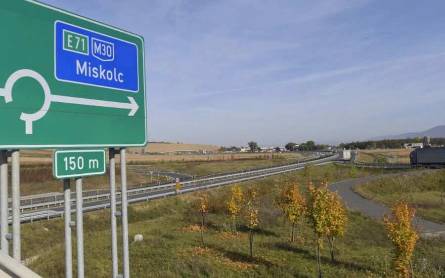 Október 26-án átadták az M30-as autópálya Miskolctól Tornyosnémeti közötti szakaszát.