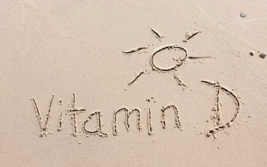 Az alacsony D-vitamin szint összefüggésbe hozható az elégtelen mennyiségű szerotoninnal, amely a jókedv hormonjaként ismert. Ha rossz a hangulatod, érdemes elkezdened D-vitamint szedni.