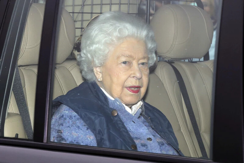 A királynőt általában sofőrje hozza-viszi, de maga is nagyon szeret vezetni