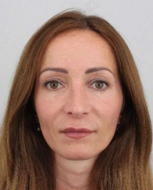 Eva Zámečníkovát (40) az Interpol keresi gyilkossági kísérlet miatt, amiért 8 évre ítélték. Zámečníková a vád szerint saját férje gyilkosságát rendelte meg. 