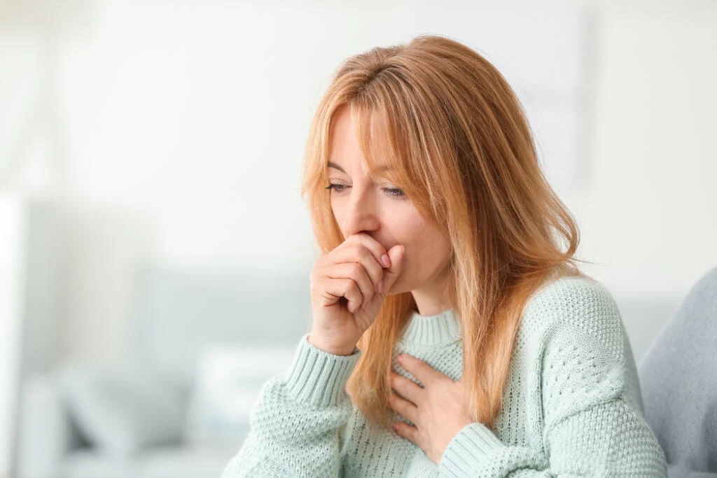 Krónikus köhögés: A több mint két hétig tartó köhögés, különösen a száraz köhögés, tüdőrák jele lehet.