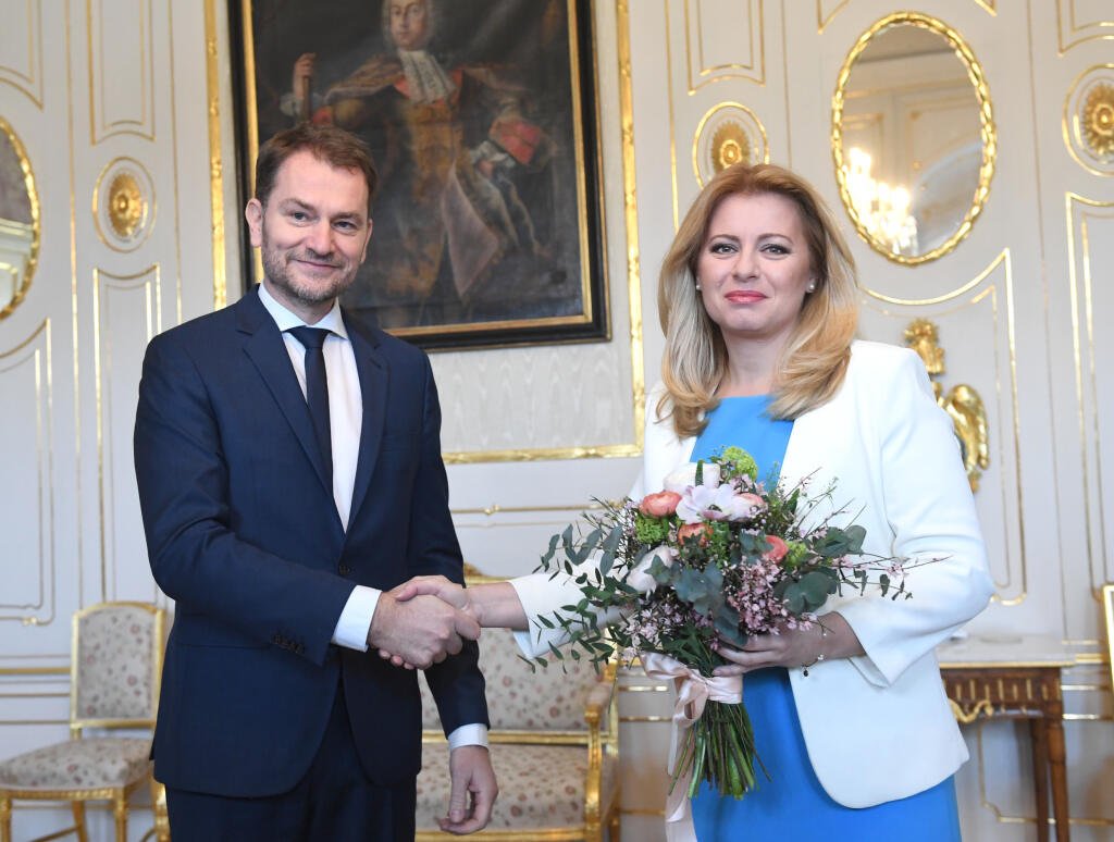 Zuzana Čaputová elnökasszony 2020. március 4-én fogadta Igor Matovič-ot az Elnöki Palotában és megbízta őt a kormányalakítással. Kép: Pluska / Martin Baumann