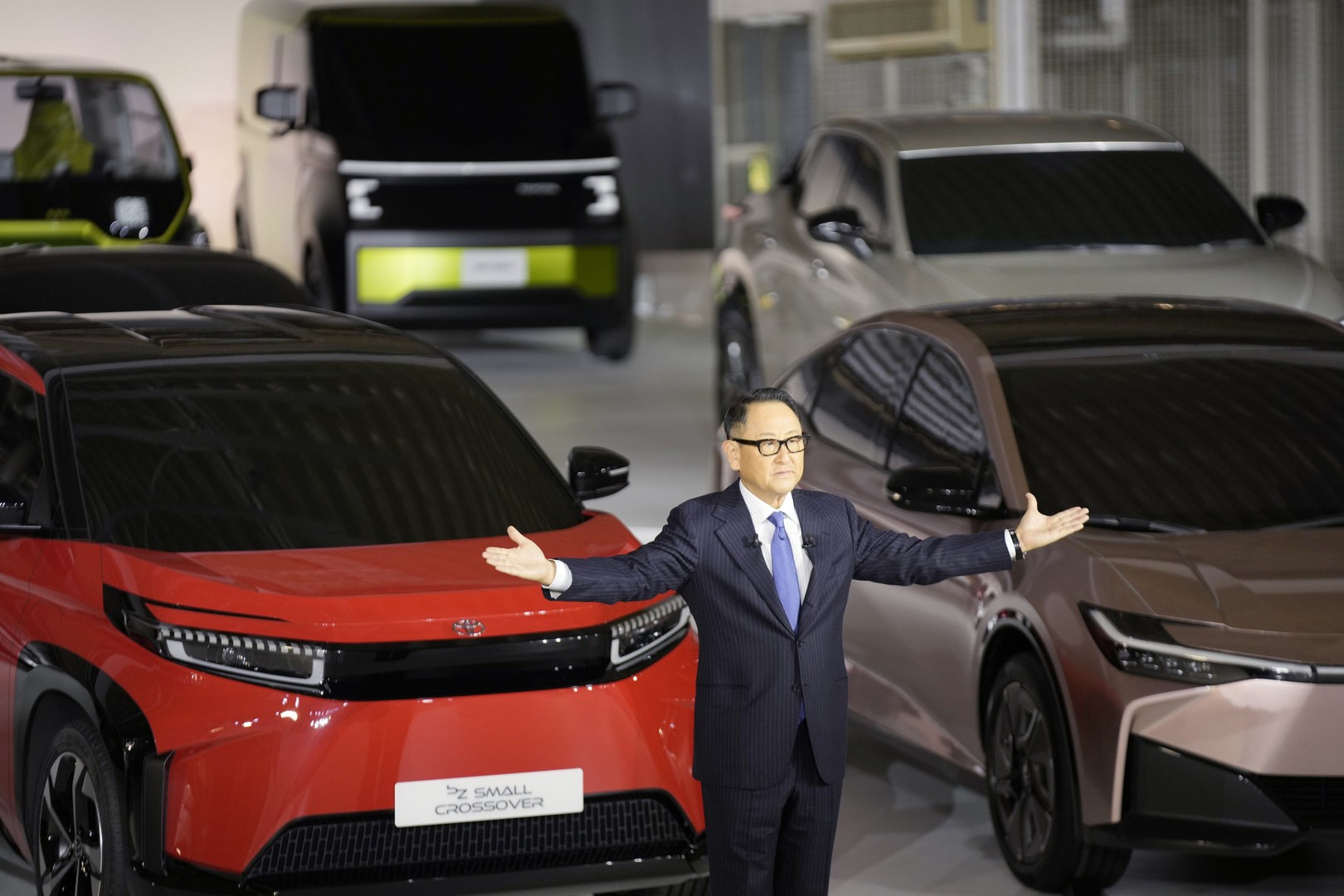 lt platformot használunk az akkumulátoros elektromos autóink számára, hogy a globális piac különböző igényeinek eleget tegyünk" - mondta Akio Toyoda.