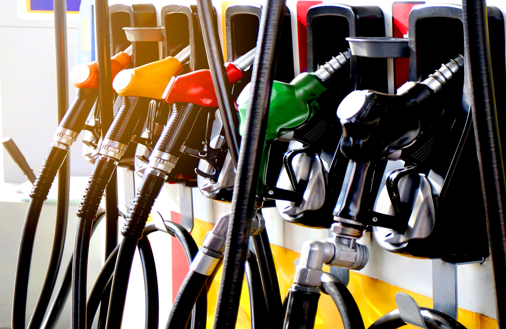 Az üzemanyagok fogyasztói árait a 32. héten a 31. héthez képest a 95-ös és a 98-as oktánszámú benzin, a cseppfolyósított gáz (LPG) és a nafta alacsonyabb árai befolyásolták. 