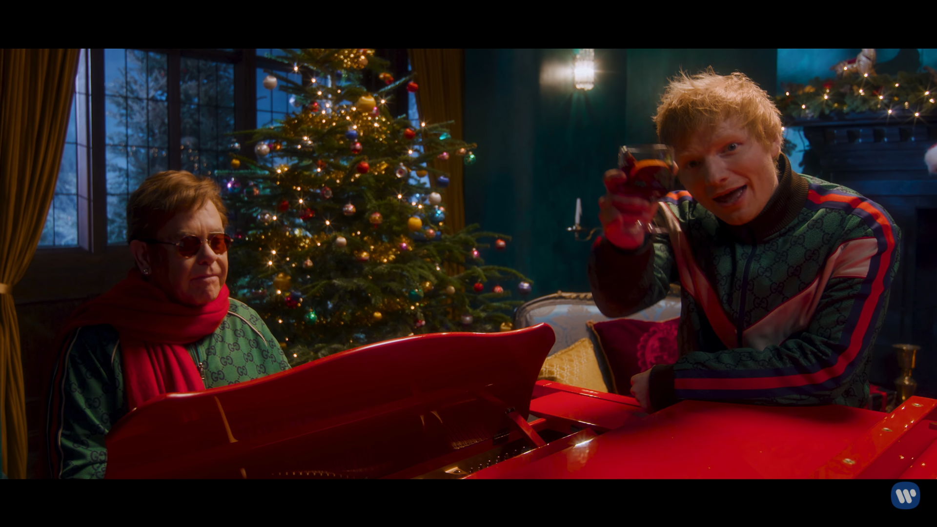Ed Sheeran és Elton John közös dallal kíván boldog karácsonyt