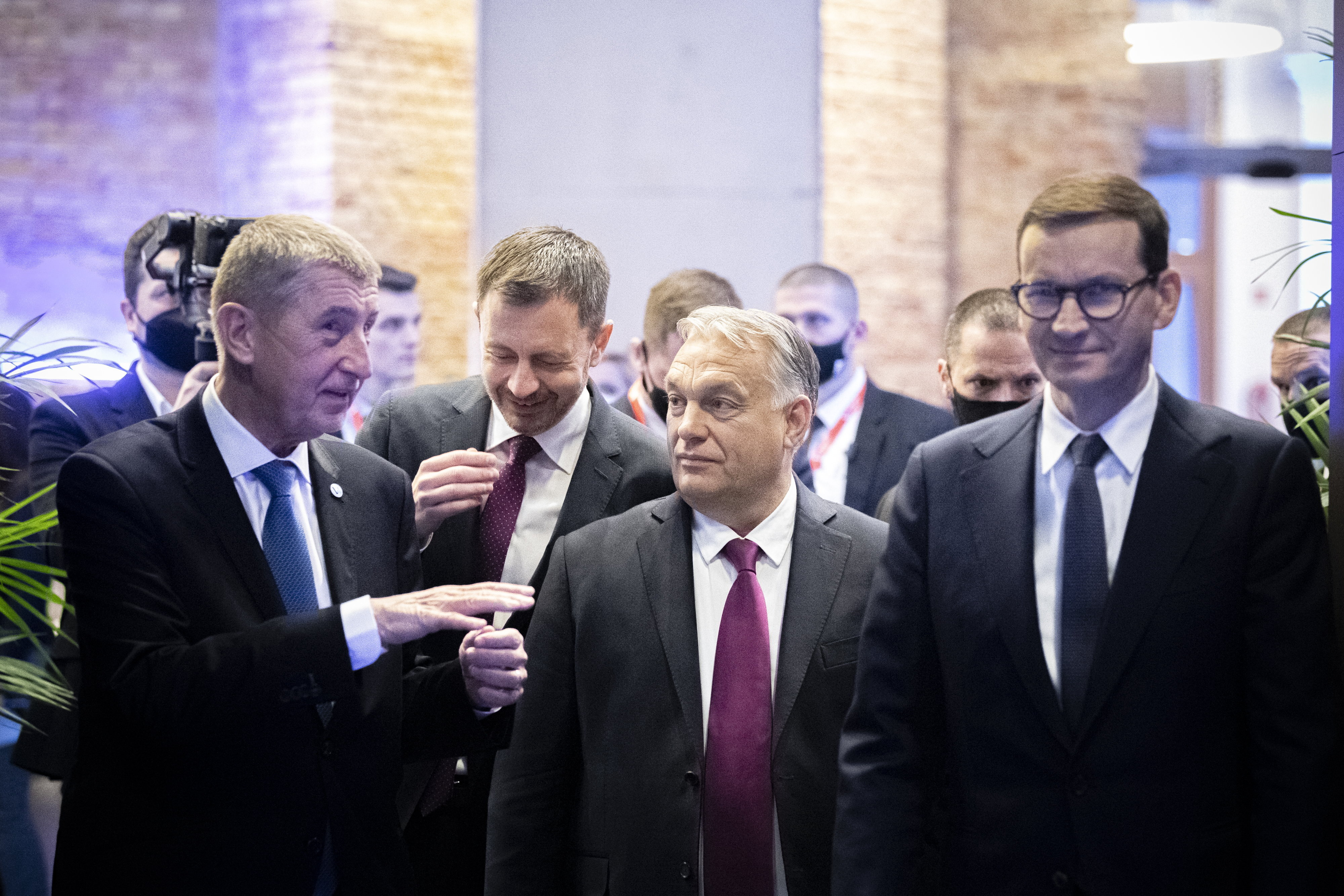 Cseh, lengyel, szlovák kormányfő: középpontban az energia és a migráció kérdése