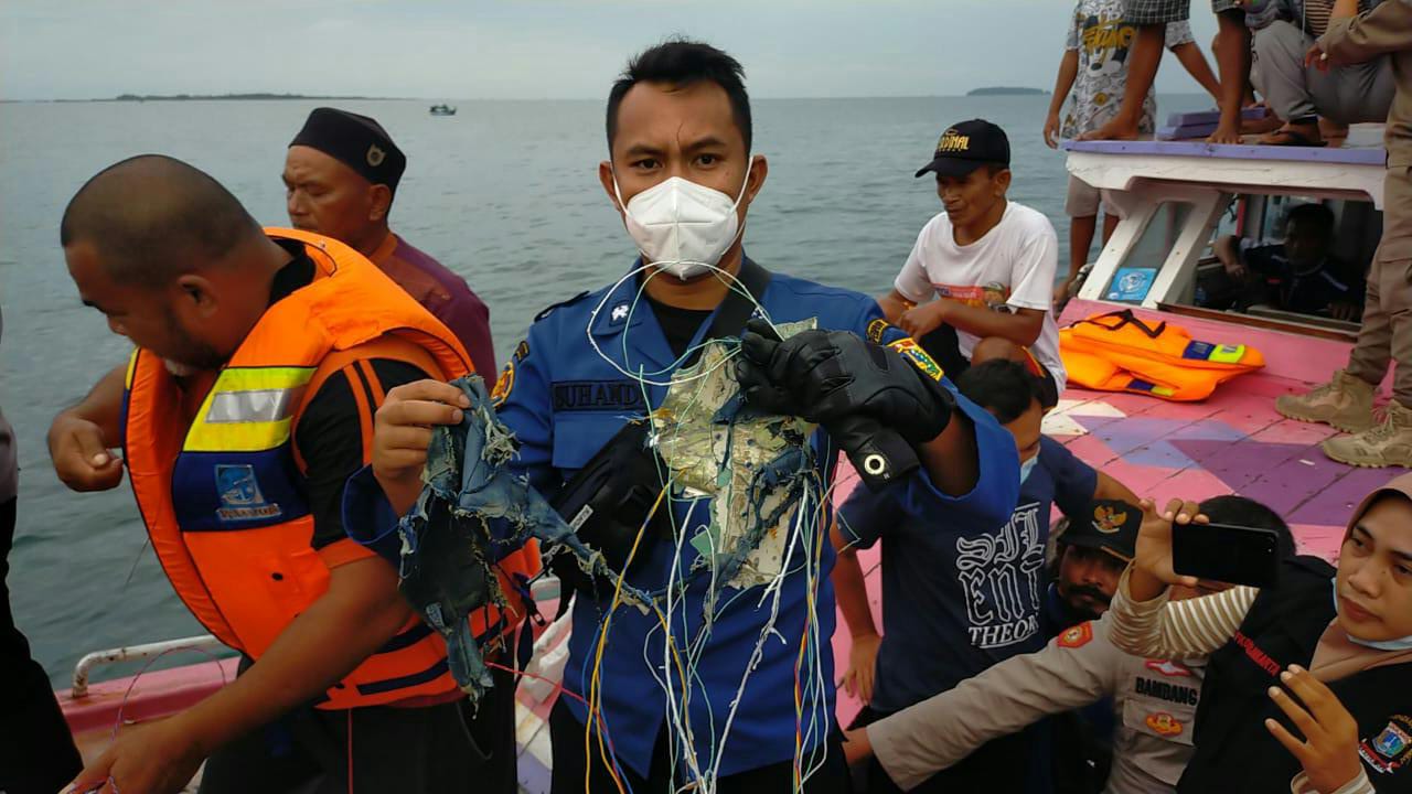 Feltehetőleg az eltűnt repülőgép roncsait találták meg Indonéziában