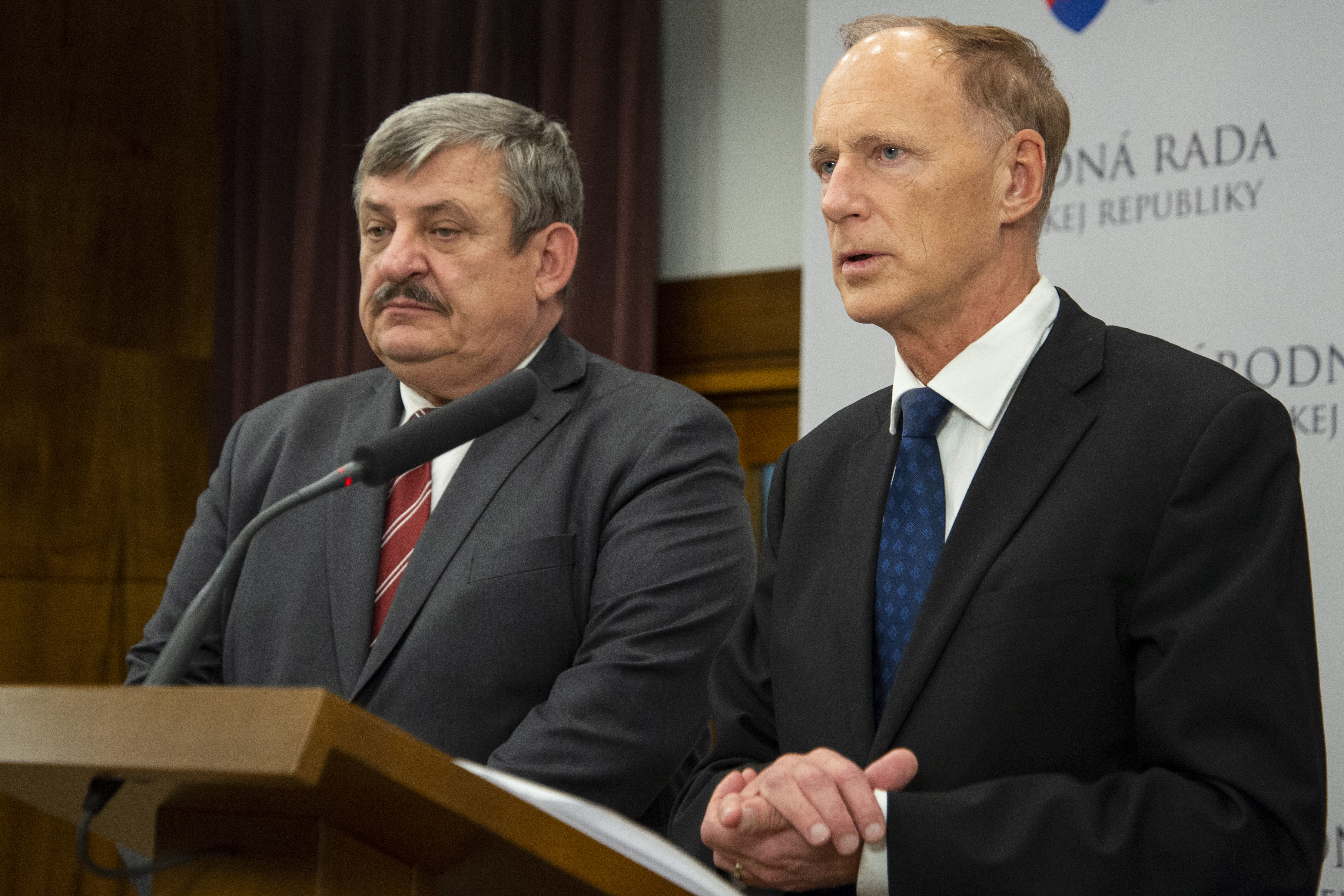 Anton Hrnko és Jaroslav Paška SNS-alelnök ragaszkodik ahhoz, hogy Marrákesben Szlovákia ne képviseltesse magát