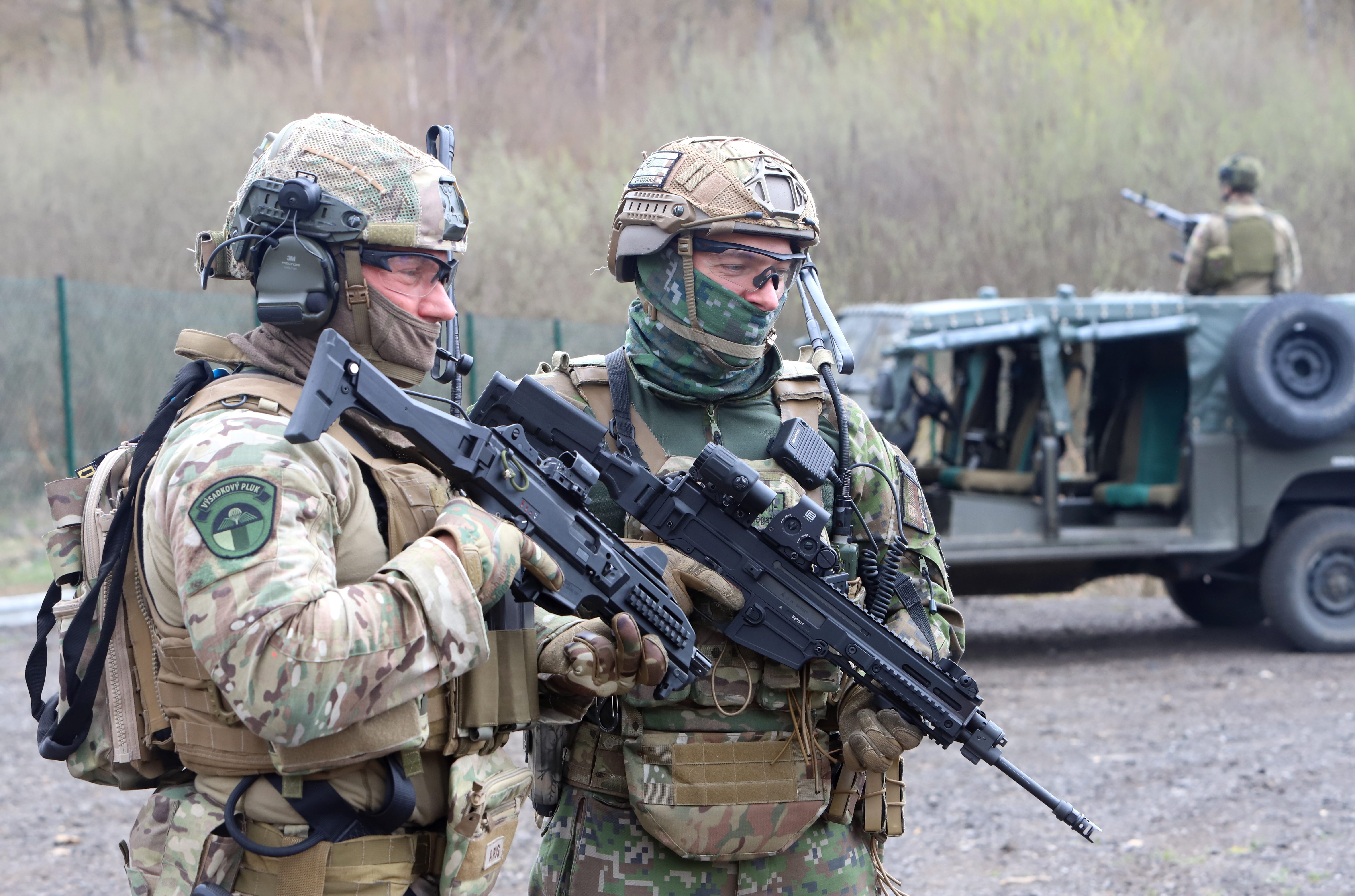 NATO-katonák a lesti kiképzőbázison