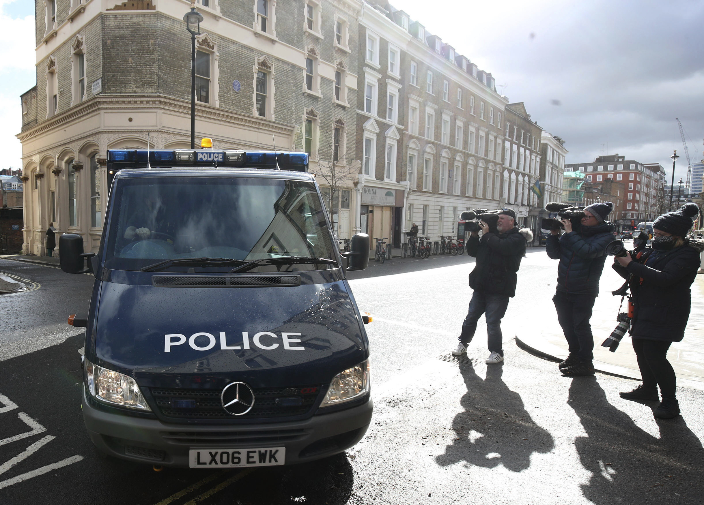 Rendőrökkel tűztek össze Londonban a nők biztonságáért tüntető nők