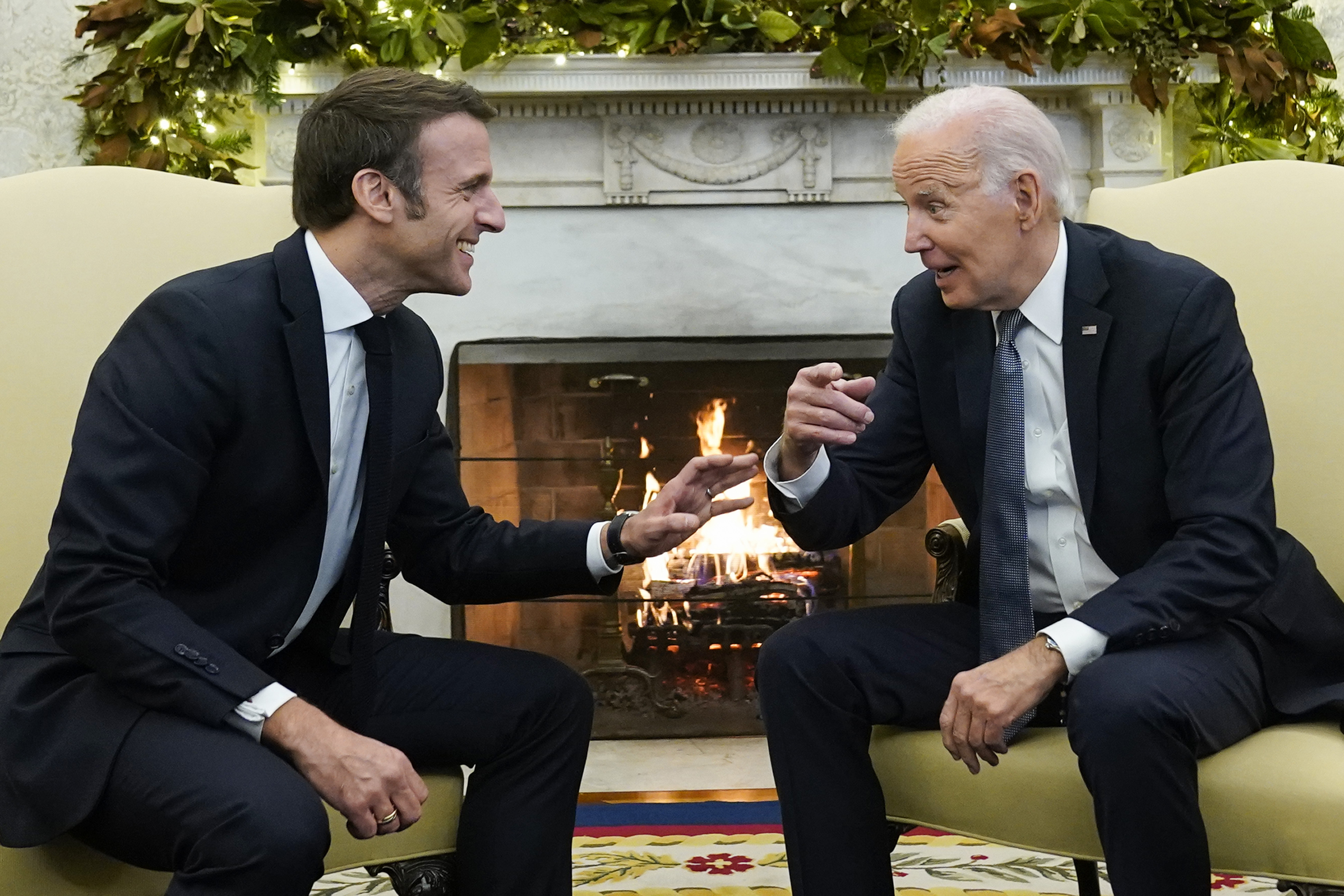 Joe Biden Emmanuel Macron