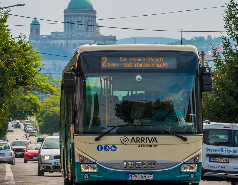 Utazók figyelmébe: május 16-tól áthelyezik Párkányban a buszmegállót 