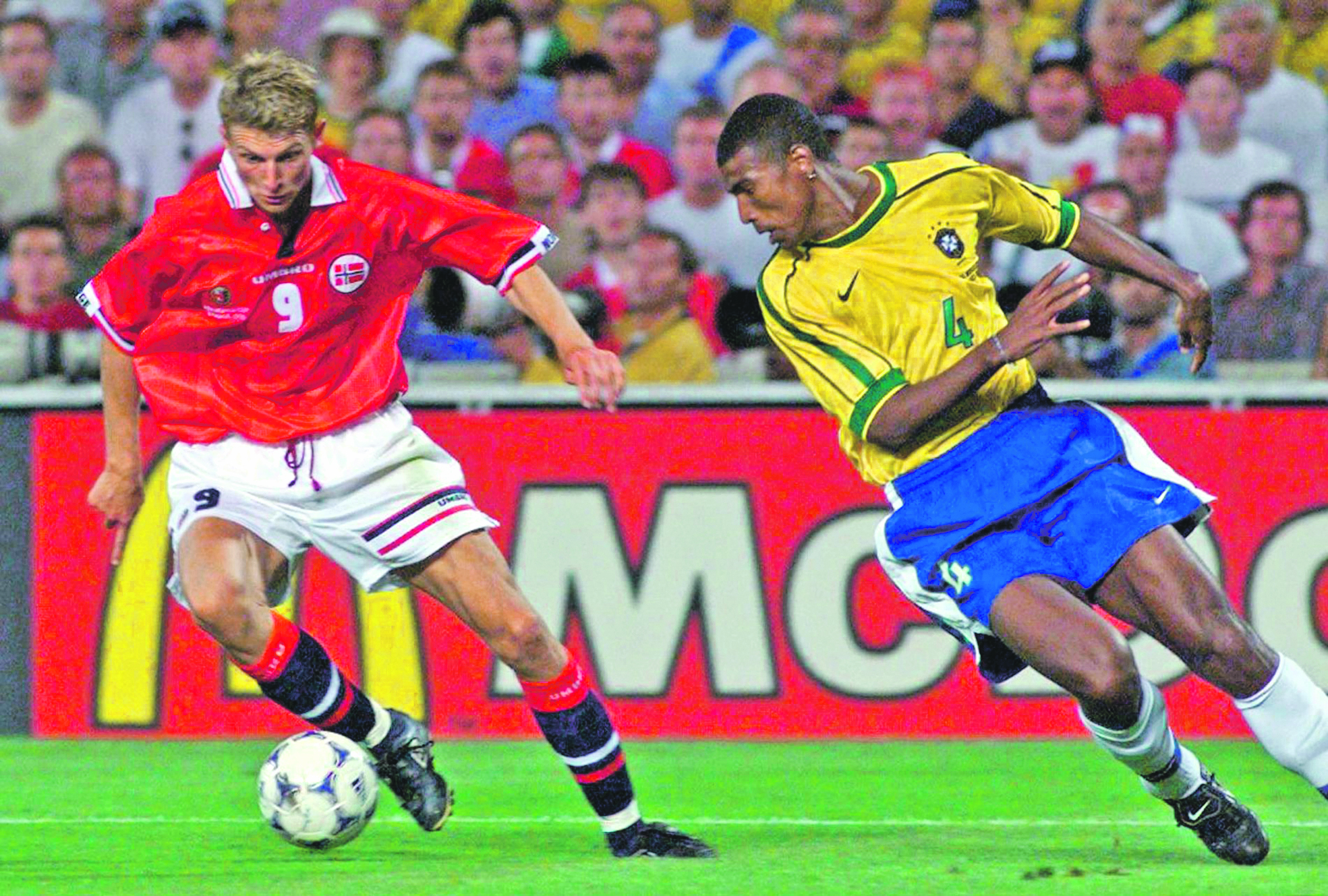 A statisztikákra építő Egil Olsen norvég válogatottja a világelitig jutott, az 1998-as vb-n Brazíliát is legyőzte (Képarchívum)tja a világelitig jutott, az 1998-as vb-n Brazíliát is legyőzte (Képarchívum)