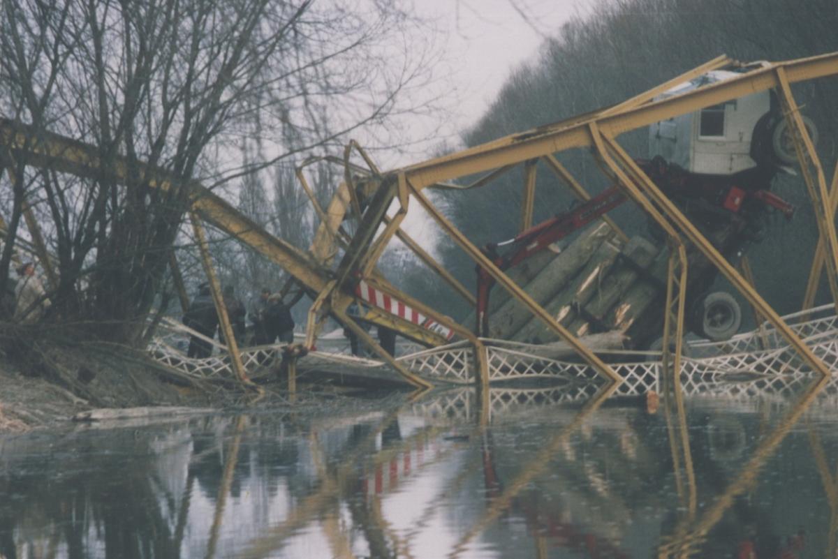leszakadt híd