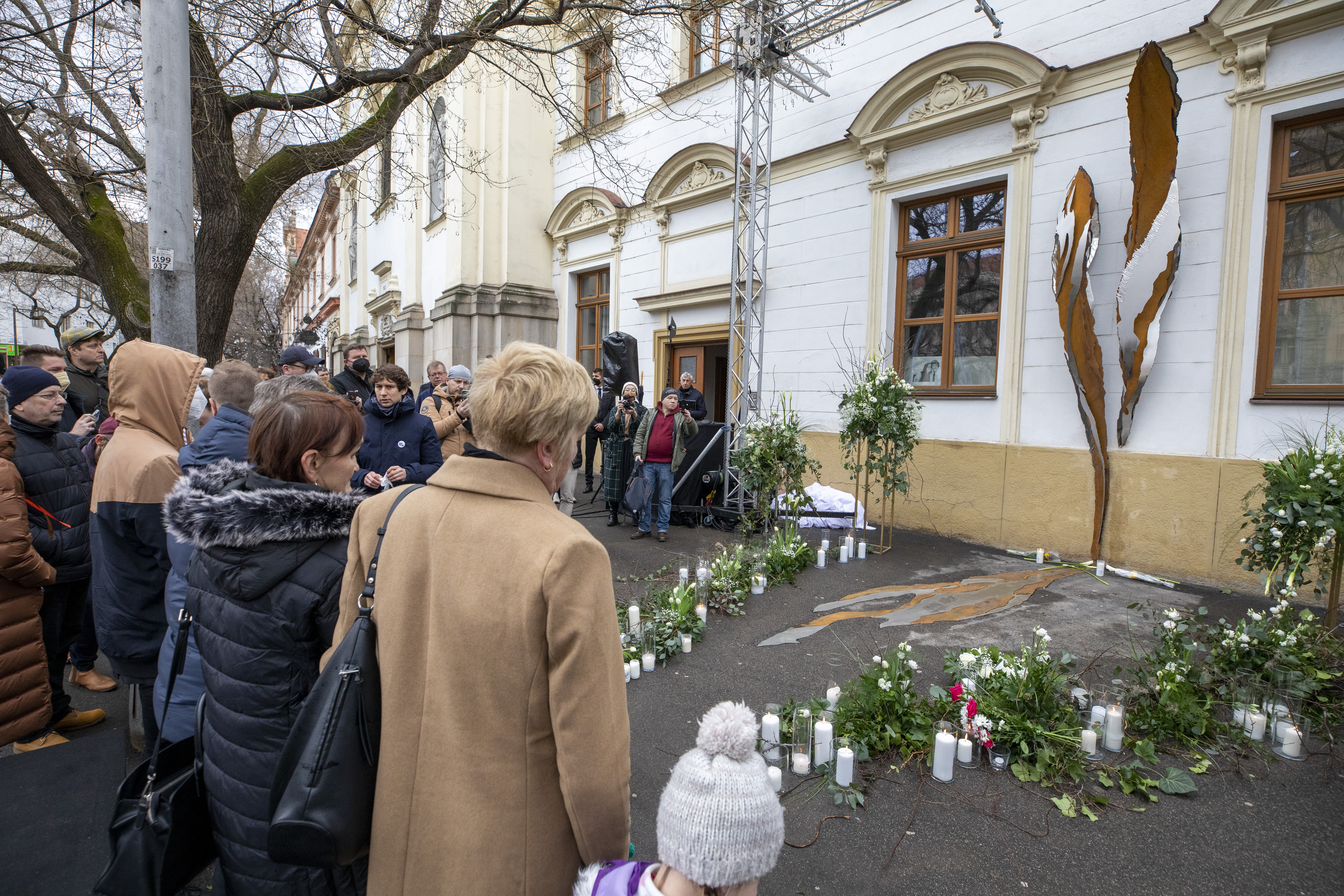Felavatták a Ján Kuciaknak és Martina Kušnírovának állított emlékművet