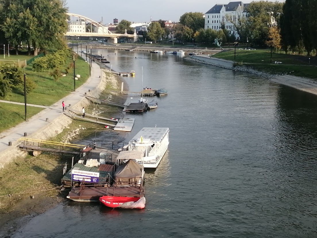 Alacsony mederteAlacsony mederteltség – Így néz ki jelenleg, kisvizes időszakban a Mosoni-Duna a győri belvárosi szakaszon.ltség – Így néz ki jelenleg, kisvizes időszakban a Mosoni-Duna a győri belvárosi szakaszon.
