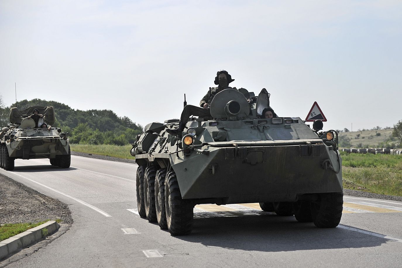 A NATO elítéli az ukrán határ menti orosz csapaterősítést