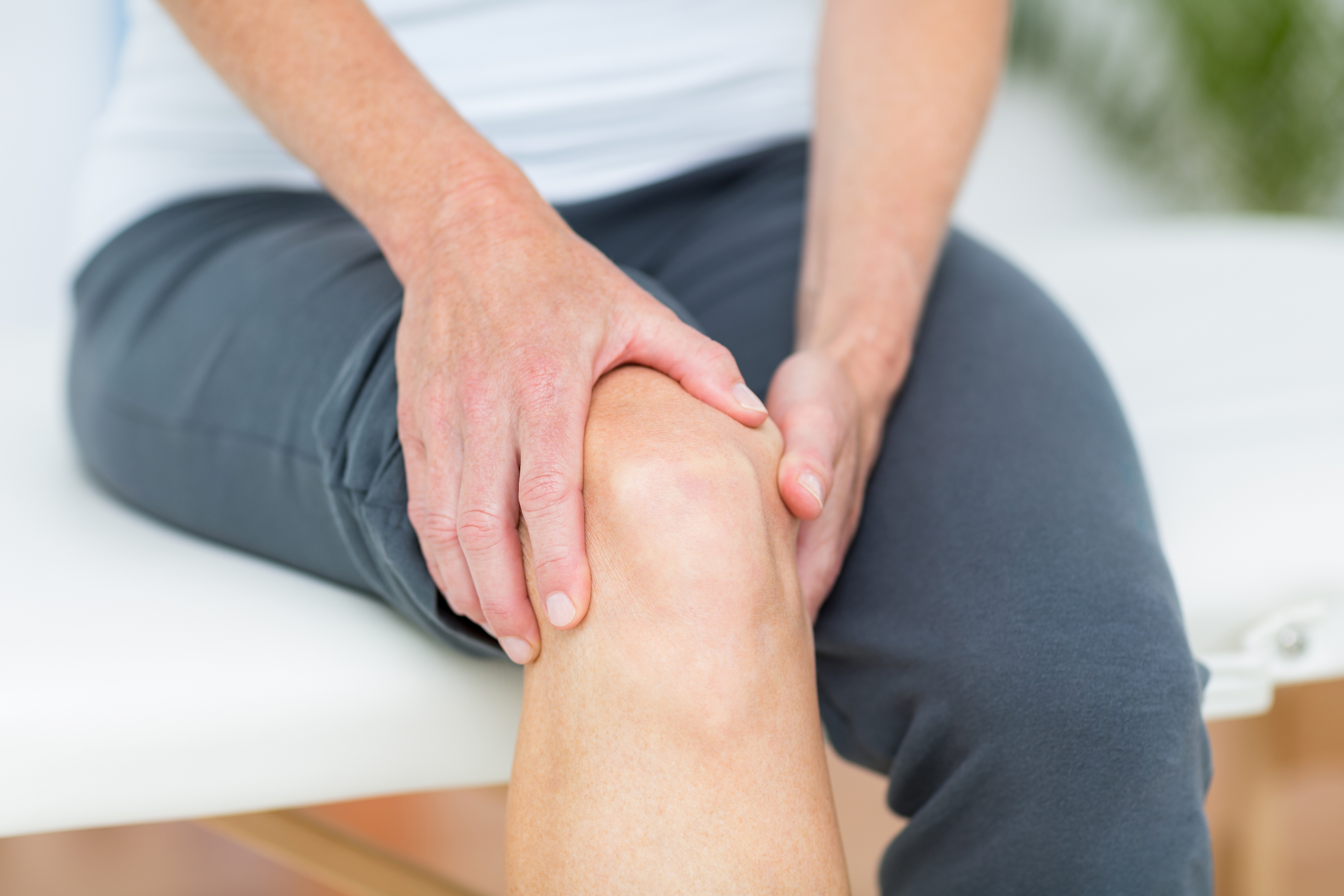 a jobb könyökízület károsodása ujj artritisz jele