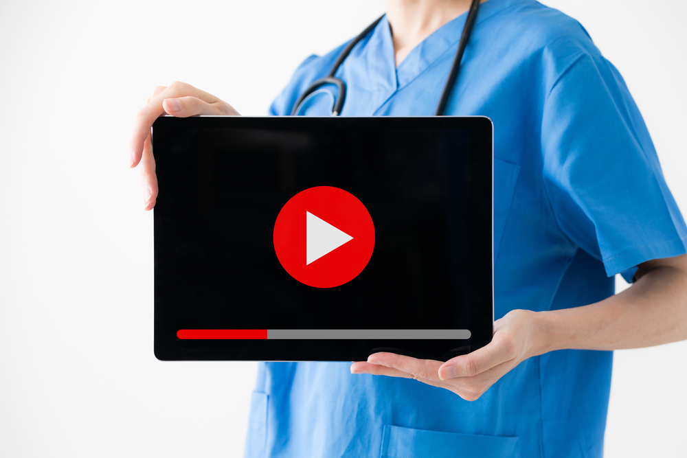 Szűrni fogja az egészségügyi álhíreket a YouTube