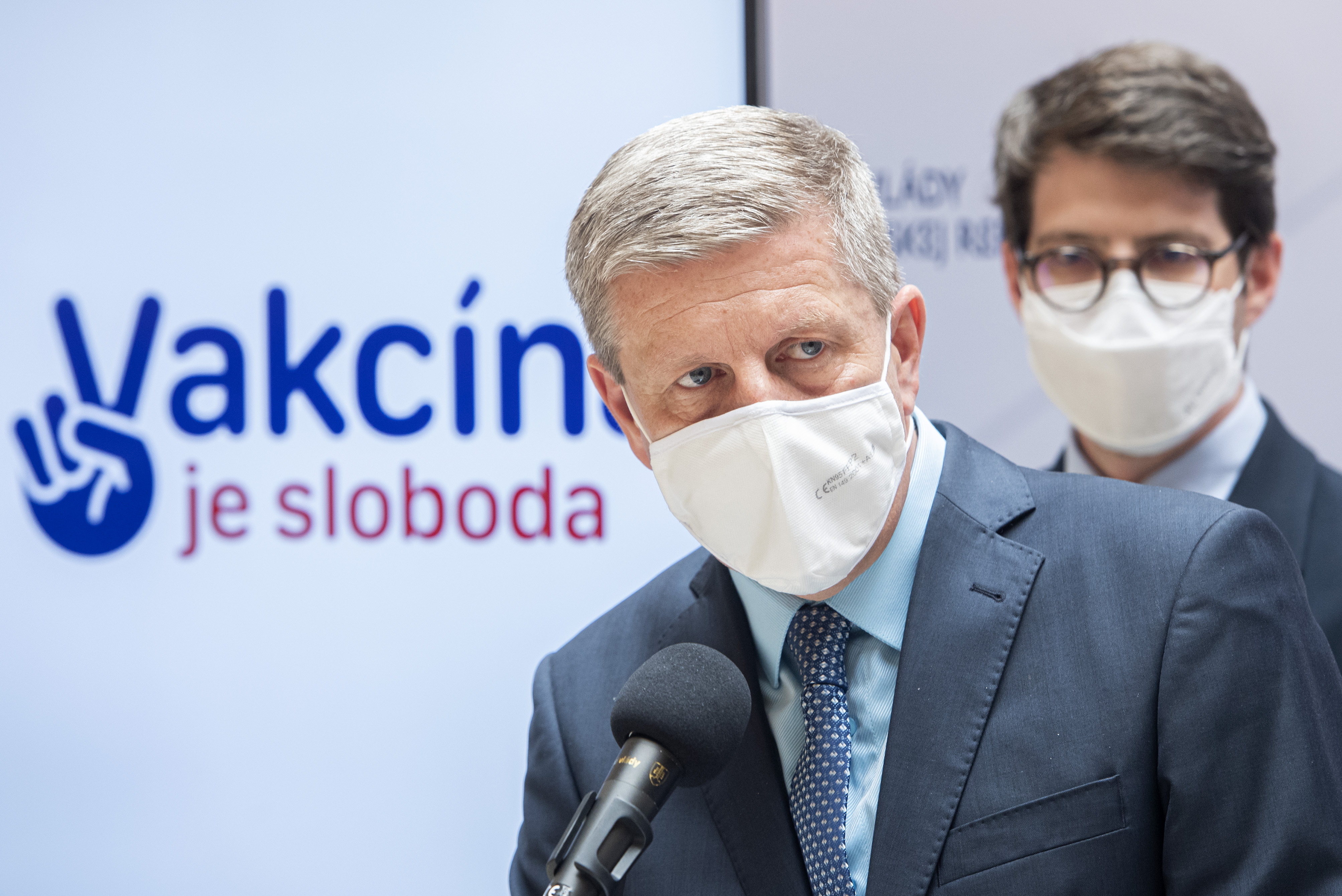 Vladimír Lengvarský, az OĽaNO által jelölt egészségügyi miniszter tegnap közölte, már korhatár nélkül bárkit beoltanak. A 16 és 17 évesek csak Pfizert kapnak, míg a 18 évesnél idősebbeknek a Pfizeren kívül a Moderna vakcináját is beadhatják. ⋌(Fotó: TASR)