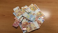 4200 eurót dobott ki az ablakon egy kelet-szlovákiai nyugdíjas – csalók áldozata lett