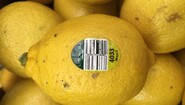 Valóban génmanipulációra utal ez a bolti gyümölcsökön található számsor?