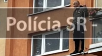 DRÁMA: Le akart ugrani az ablakból, a rendőrségnek sikerült lebeszélnie