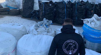 Veszélyes hulladékot szállítottak külföldről Szlovákiába, a rendőrség lecsapott rájuk