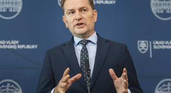 A második legtöbbet Igor Matovič (OĽaNO) pénzügyminiszter kereste, 63 158 eurót. A volt kormányfő nem rendelkezik ingósággal és ingatlannal. →