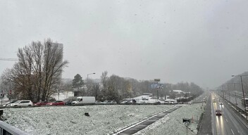 Lehullott az idei első hó Pozsonyban
