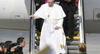 GALÉRIA: Ferenc pápa megérkezett Szlovákiába!
