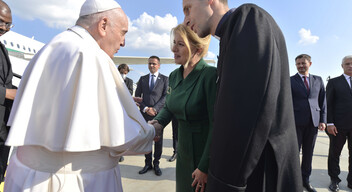 GALÉRIA: Ferenc pápa megérkezett Szlovákiába!-2