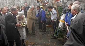 Szlovákia II. Erzsébetet gyászolja – épp 14 éve járt nálunk a királynő (FOTÓK)