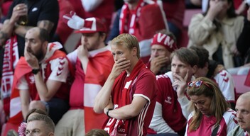 EURO-2020 – Eriksen összeesett a pályán, félbeszakadt a dán-finn meccs