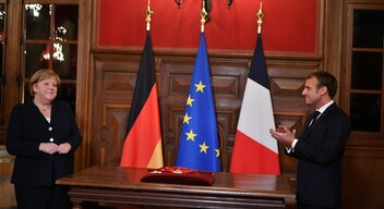 Macron terve szerint „Európában létre kellene jönnie egy laza, szélesebb körű csoportosulásnak, amely az európai költségvetésből kaphatna finanszírozást ezen államok, társadalmaik és gazdaságaik újjáépítésére és újjáélesztésére” – mondta Beaune hozzátéve, hogy a javaslat nem zárná ki a későbbi EU-s csatlakozást. 