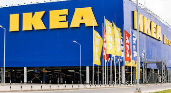 Az IKEA név úgy jött létre, hogy az alapító, Ingvar Kamprad saját monogramját (IK) illesztette hozzá faluja, Elmtaryd, és családi birtoka, Agunnaryd kezdőbetűjéhez.